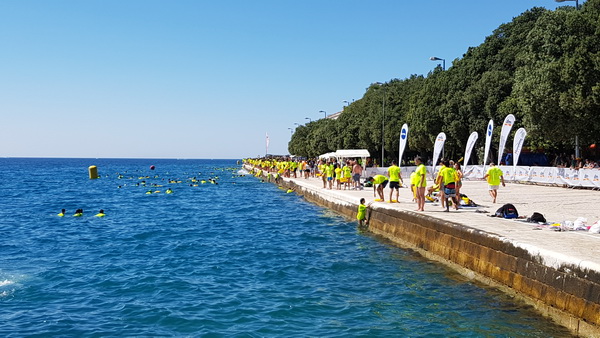 Sasvim osoban doživljaj – 10. dm Millennium Jump sa zadarske rive. Foto: Mladen Malik Barba Sasvim osoban doživljaj – 10. dm Millennium Jump sa zadarske rive. Foto: Mladen Malik Barba