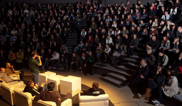 Split, 220312.
Treci dan Pricigina, festivala pricanja prica.
U Amfiteatru Doma mladih (MKC),  odrzana je vecer ponajboljih hrvatskih repera: “Pricirep