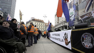 Zadarski branitelji na prosvjedu u Zagrebu 26. veljace 2011, Foto: Leo Banic Zadarski branitelji na prosvjedu u Zagrebu 26. veljace 2011, Foto: Leo Banic