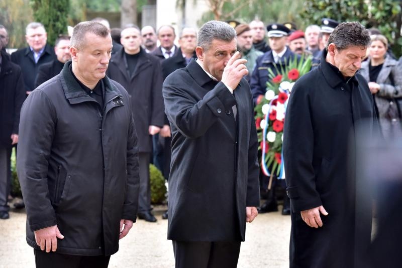 Svecanim postrojavanjem i mimohodom kroz grad postrojbi sudionica obiljezena je 22. obljetnica vojno-redarstvene akcije Maslenica. Photo: Dino Stanin/PIXSELL Svecanim postrojavanjem i mimohodom kroz grad postrojbi sudionica obiljezena je 22. obljetnica vojno-redarstvene akcije Maslenica. Photo: Dino Stanin/PIXSELL