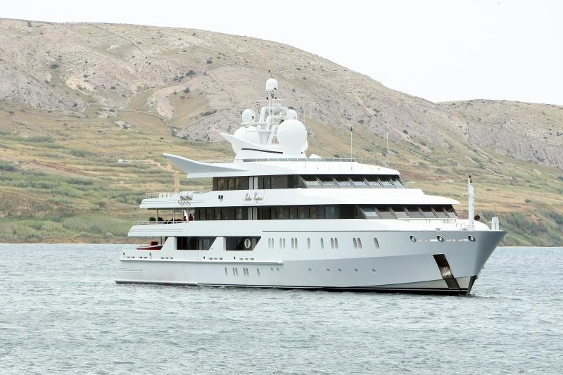 Metajna: Megajahta Indian Empress indijskog biznismena i političara Vijaya Mallye u Paškom zaljevu kod Metajne, Foto: Luka Stanzl/PIXSELL Metajna: Megajahta Indian Empress indijskog biznismena i političara Vijaya Mallye u Paškom zaljevu kod Metajne, Foto: Luka Stanzl/PIXSELL