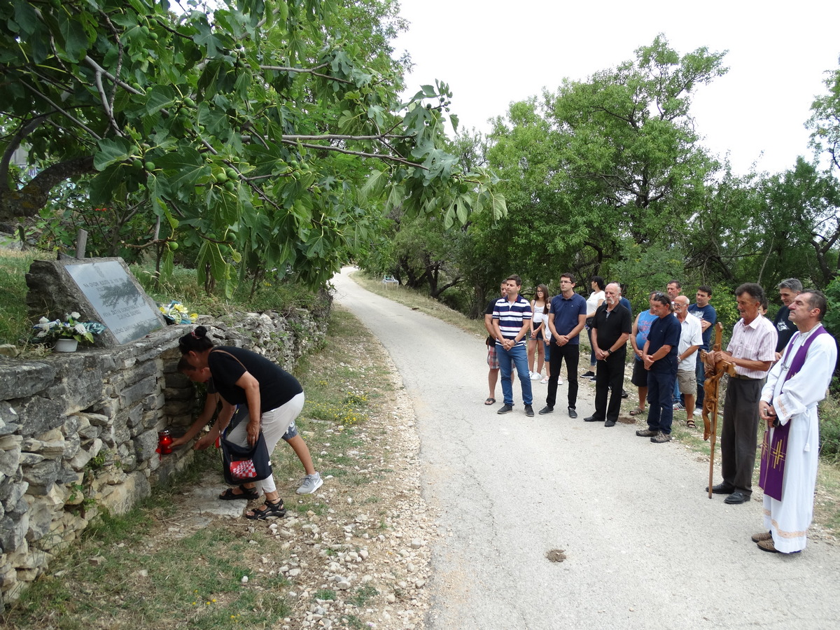 Molitvena hodnja “Koracima nade u istinu”, tradicija koja ne blijedi Molitvena hodnja “Koracima nade u istinu”, tradicija koja ne blijedi