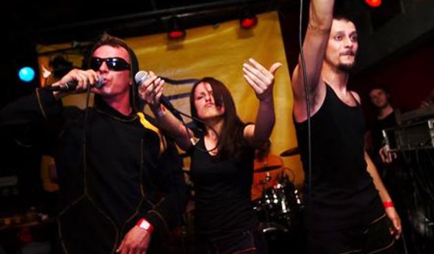 Dubioza Kolektiv u Maya pub-u