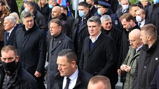 Zoran Milanović, Andrej Plenković i Gordan Jandroković zajedno u Koloni sjećanja za Vukovar Zoran Milanović, Andrej Plenković i Gordan Jandroković zajedno u Koloni sjećanja za Vukovar