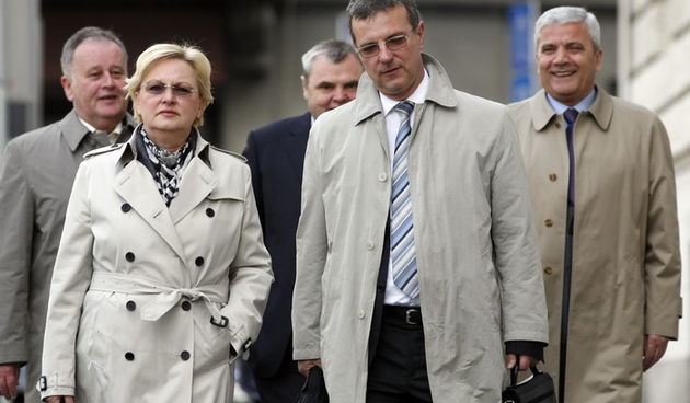 Zagreb, 200312.
Zupanijski sud, Zrinjevac.
Nastavak pripremnog rocista u slucaju “Fimi media” na kojem bi se trebao odrediti datum pocetka sudjenja u najvecoj hrvatskoj korupcijskoj aferi.
Na slici vlasnica Fimi-medie Nevenka Jurak do nje odvjetnik Ivo Fa