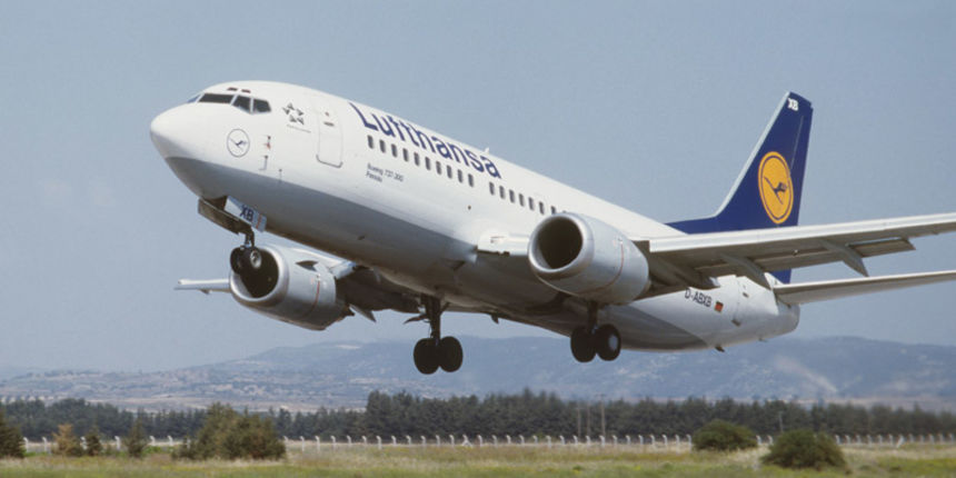 Start eines Lufthansa Boeing 737-300 zum Flugtraining in Paphos / Cypern Start eines Lufthansa Boeing 737-300 zum Flugtraining in Paphos / Cypern