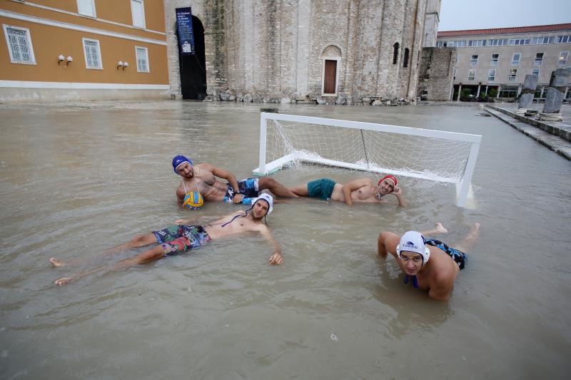 Vaterpolo utakmica na Forumu ispred crkve Sv. Donata, Foto: Filip Brala/PIXSELL