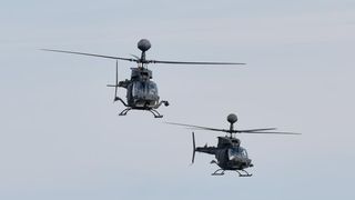 U Zracnoj bazi Zemunik odrzana je prezentacija pocetka letacke obuke na helikopterima OH-58D Kiowa Warrior koji su donacija americke vojske. Prezentaciji je naocio ministar obrane RH Damir Krsticevic koji je sudjelovao u trenaznom letu