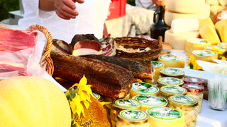 Na vidikovcu Kamenjak održan 5. Sajam lokalnih proizvoda ”Luka i igara” Na vidikovcu Kamenjak održan 5. Sajam lokalnih proizvoda ”Luka i igara”