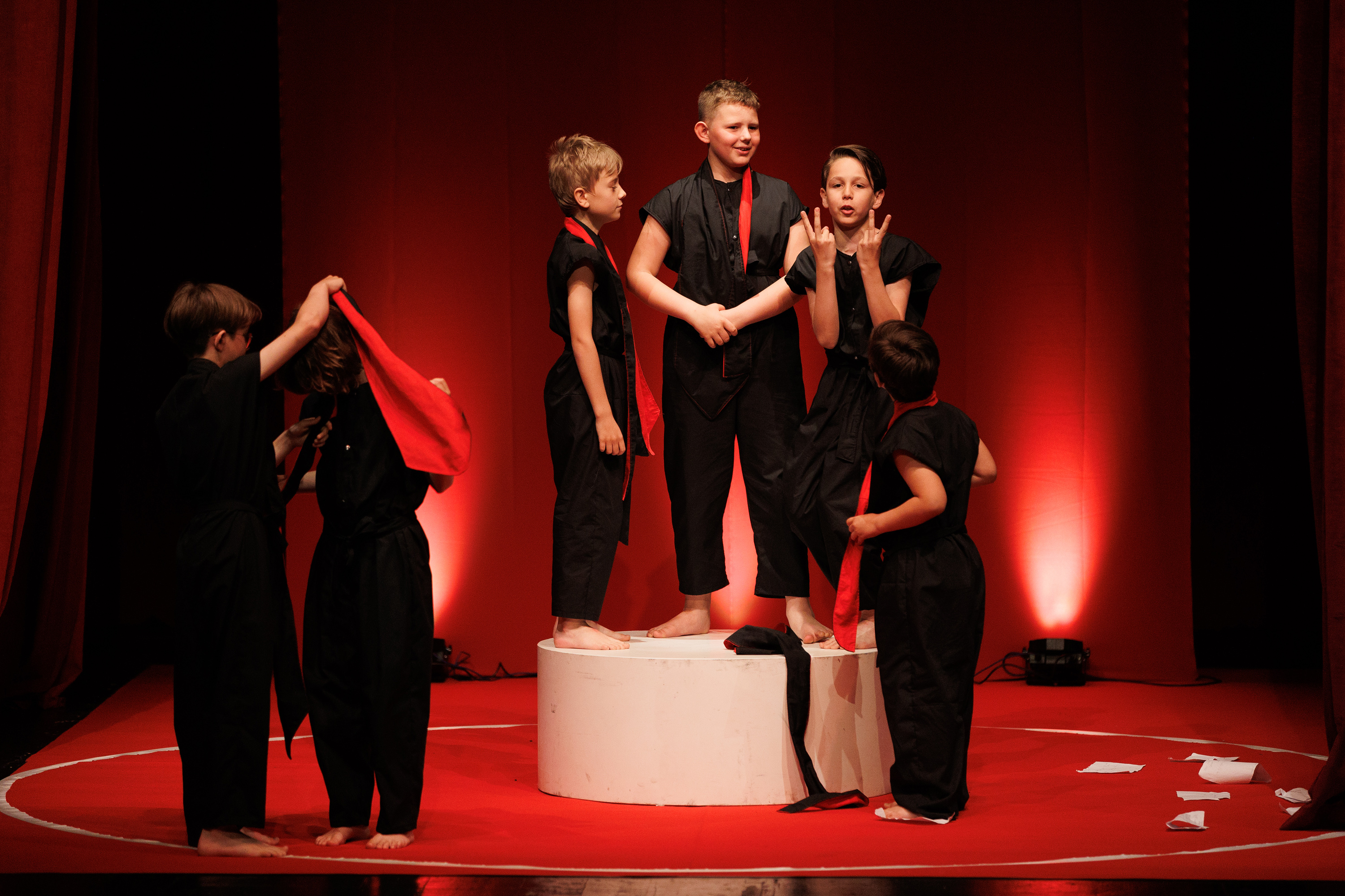 Igrajmo se: Zabranjeno mlađima od 15 strana A