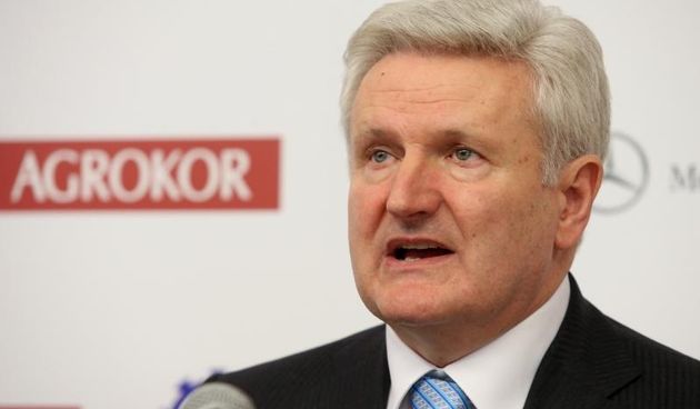 Zagreb – Konferencija za medije povodom zapocete suradnje svicarske grupe Emil Frey, njemackog Daimlera i Agrokora. Ugovor o suradnji potpisali su Ivica Todoric, predsjednik Agrokor koncerna, Walter Frey predsjednik svicarske Emily Frey grupe i Peter Alex