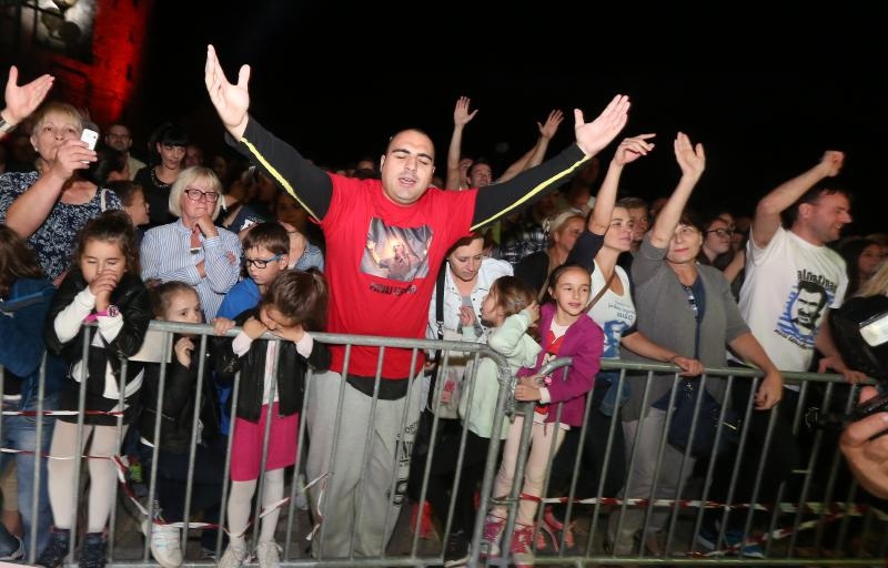 U povodu 950 godina prvog spomena grada Šibenika, blagdana sv. Mihovila i Dana grada održan je veliki koncert legendarnog Mate Miše Kovača. Photo: Duško Jaramaz/PIXSELL U povodu 950 godina prvog spomena grada Šibenika, blagdana sv. Mihovila i Dana grada održan je veliki koncert legendarnog Mate Miše Kovača. Photo: Duško Jaramaz/PIXSELL