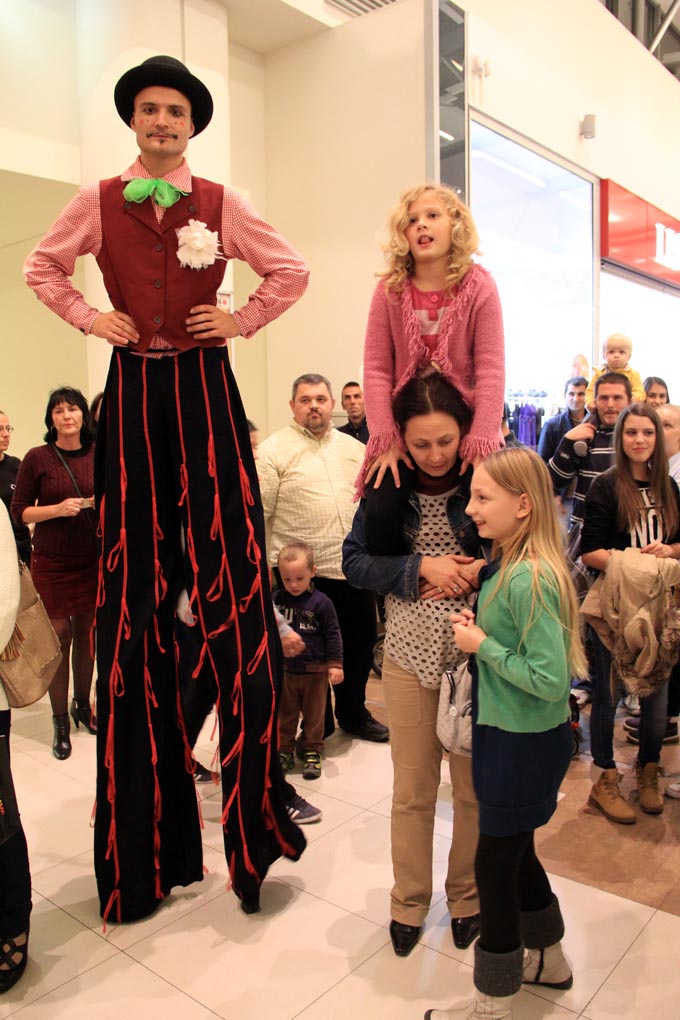 Image 685893 (auto) Image 685893 (auto)