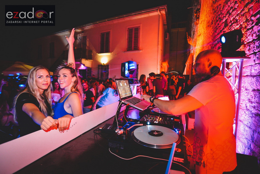 Saturday Night with DJ Dizzy @ Svarog Bar