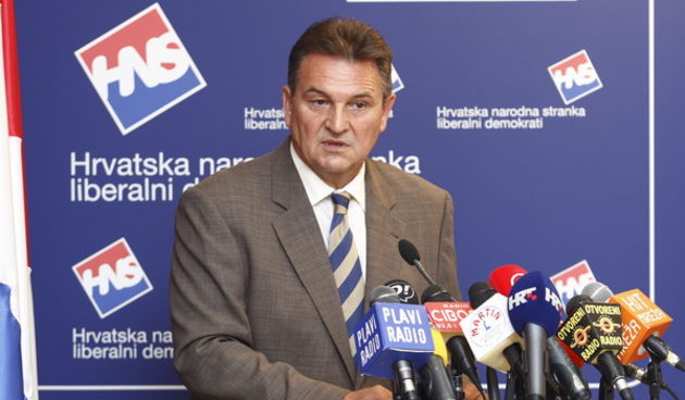 Zagreb, 160909. Kneza Mislava 8. Konferencija za novinare Radimira Cacica na kojoj je bilo rijeci o politickoj i gospodarskoj situaciji u Hrvatskoj. Foto: Goran Mehkek / CROPIX