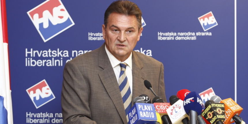 Zagreb, 160909. Kneza Mislava 8. Konferencija za novinare Radimira Cacica na kojoj je bilo rijeci o politickoj i gospodarskoj situaciji u Hrvatskoj. Foto: Goran Mehkek / CROPIX Zagreb, 160909. Kneza Mislava 8. Konferencija za novinare Radimira Cacica na kojoj je bilo rijeci o politickoj i gospodarskoj situaciji u Hrvatskoj. Foto: Goran Mehkek / CROPIX