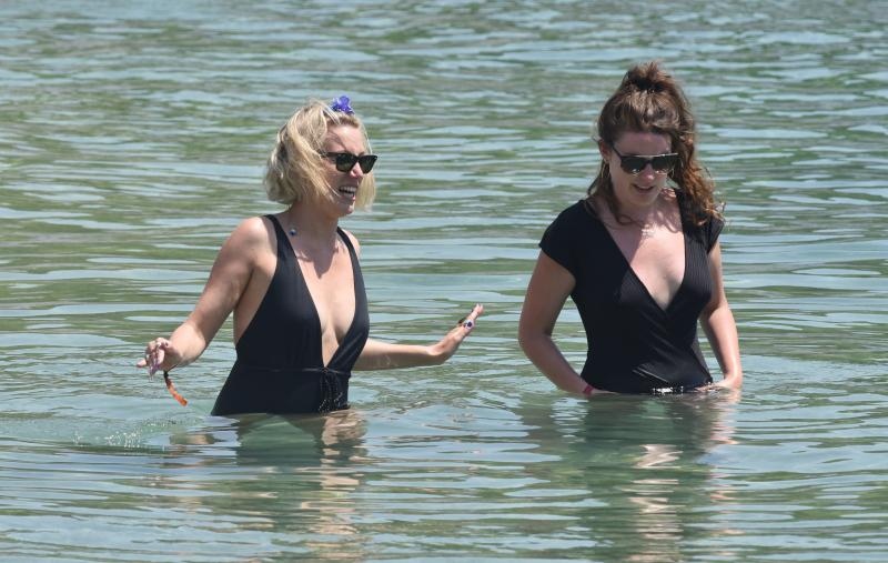 Posljednji dan Love International Festivala u Tisnom privukao je veliki broj mladih iz cijele Europe, a najviče iz Velike Britanije. Photo: Hrvoje Jelavić/PIXSELL Posljednji dan Love International Festivala u Tisnom privukao je veliki broj mladih iz cijele Europe, a najviče iz Velike Britanije. Photo: Hrvoje Jelavić/PIXSELL