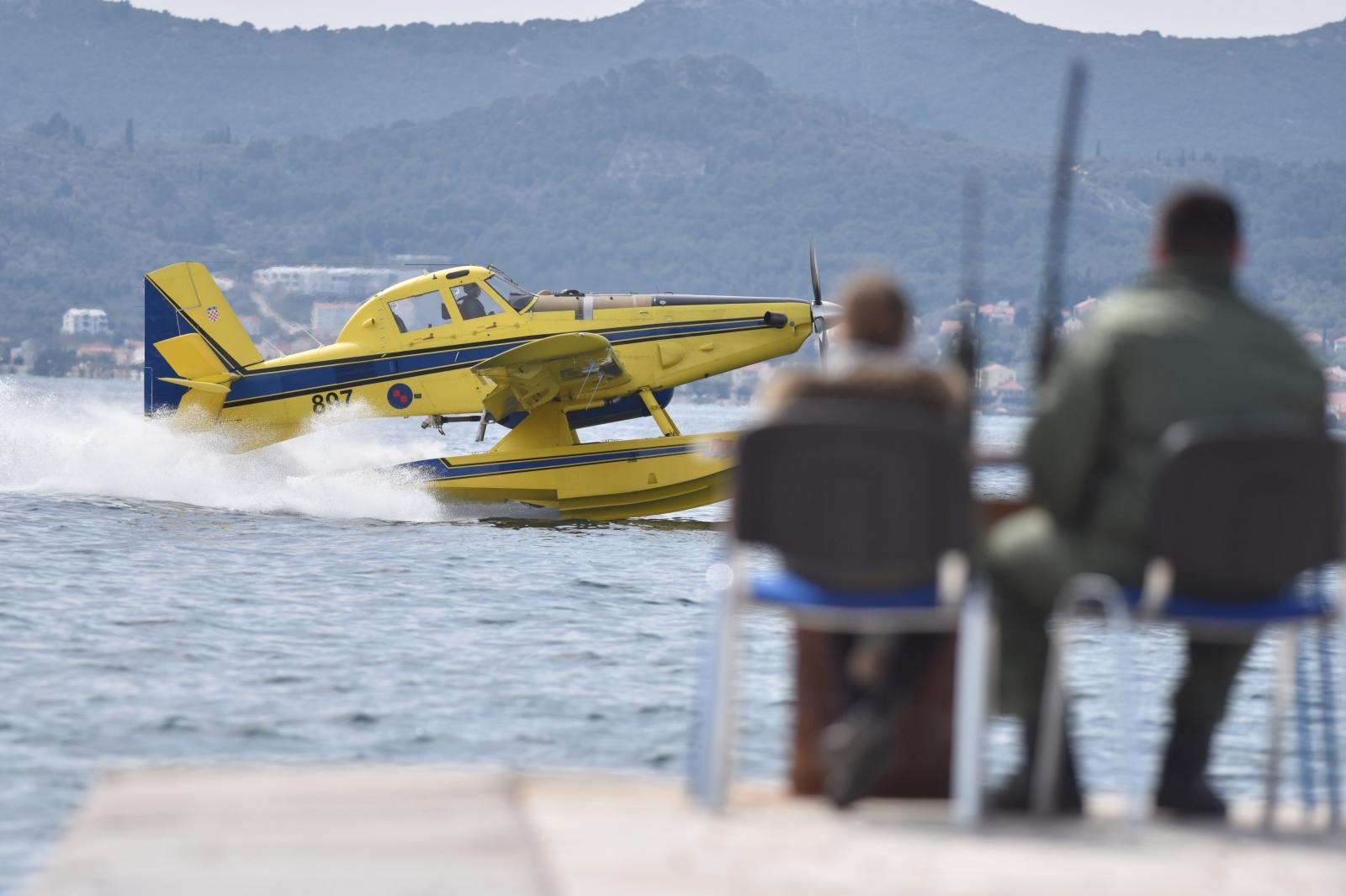 Iznad zadarske rive održan Letački program “Pukovnik Mirko Vukušić” Iznad zadarske rive održan Letački program “Pukovnik Mirko Vukušić”