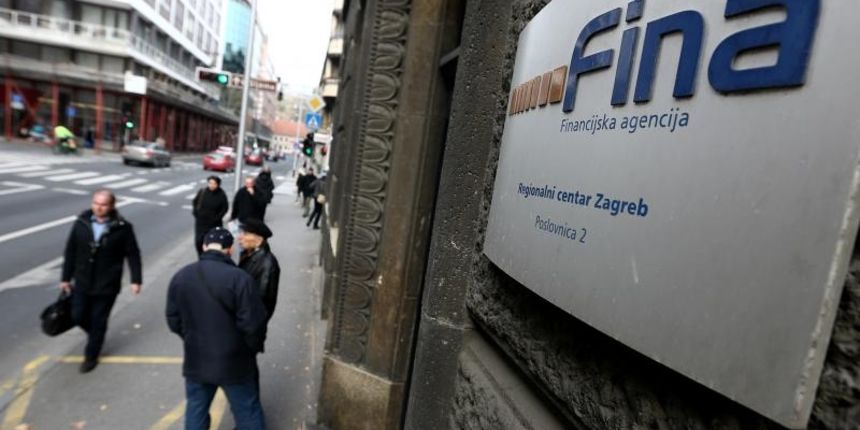 Financijska agencija ili FINA jedna je od najvecih hrvatskih tvrtki, a bavi se obavljanjem transakcija u platnom prometu, prijevozom gotova novca, pruzanjem poslovnih informacija i elektronickih servisa. Photo: Zeljko Lukunic/PIXSELL Financijska agencija ili FINA jedna je od najvecih hrvatskih tvrtki, a bavi se obavljanjem transakcija u platnom prometu, prijevozom gotova novca, pruzanjem poslovnih informacija i elektronickih servisa. Photo: Zeljko Lukunic/PIXSELL