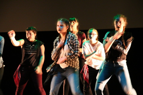 HNK Zadar: 5. Zadarski plesni festival u organizaciji Plesne udruge Gesta okupio je više od 260 plesača HNK Zadar: 5. Zadarski plesni festival u organizaciji Plesne udruge Gesta okupio je više od 260 plesača