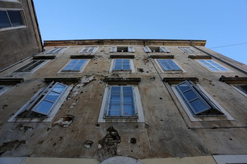 06.11.2013., Zadar – Dotrajale fasade na zgradama u centru grada. Photo: Filip Brala/PIXSELL 06.11.2013., Zadar – Dotrajale fasade na zgradama u centru grada. Photo: Filip Brala/PIXSELL