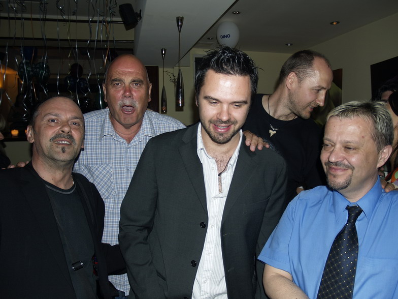 Image 1199579 (auto) Image 1199579 (auto)