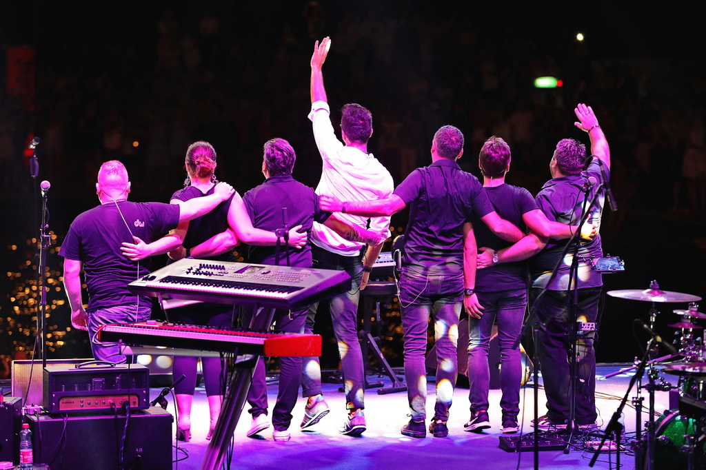 Fenomenalni Petar Grašo raspjevao i rasplesao Biograd Fenomenalni Petar Grašo raspjevao i rasplesao Biograd