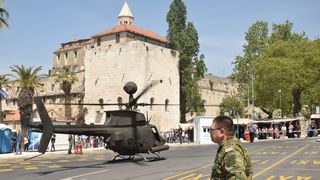 RTOP Vukovar i Kiowa Warrior na splitskoj rivi RTOP Vukovar i Kiowa Warrior na splitskoj rivi