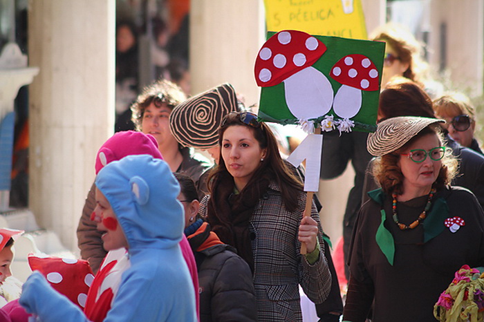 Karnevalić Radija 057, 16. veljače 2012, Foto: Saša Čuka Karnevalić Radija 057, 16. veljače 2012, Foto: Saša Čuka