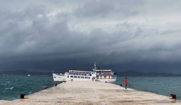 Aleksandar Gospic: Dolazak hladne fronte (shelf cloud), ciklona Karmen, Zadar