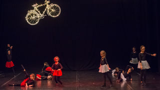 Božićna čestitka plesnog odjela Glazbene škole Blagoje Bersa