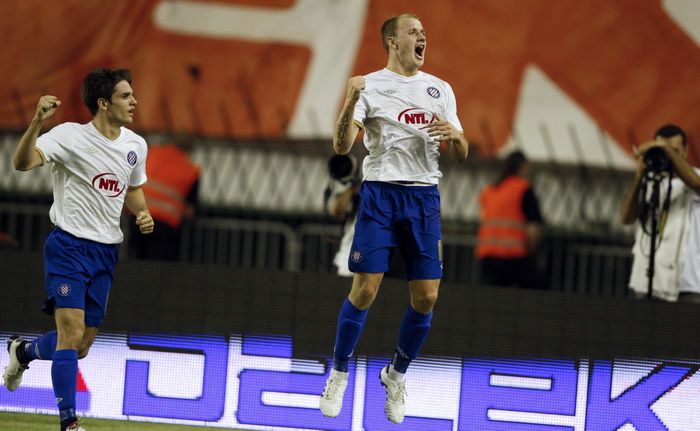 Split, 190810.
Gradski stadion Puljud.
Uzvratna utakmica cetvrtog pretkola Europske lige izmedju Hajduka i Uniree.
Na fotografiji: Mirko Oremus i Senijad Ibricic. 
Foto: Ante Cizmic / CROPIX