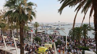 Split dostojanstveno na posljednju plovidbu ispratio legendu Olivera Dragojevića