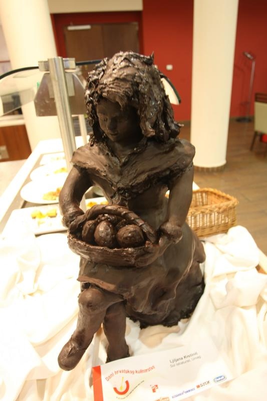 Umag – Hotel Sol Garden Istra u Katoru. Dani hrvatskog kulinarstva i ove godine okupljaju najbolje kuhare, slasticare i ucenike srednjih strukovnih ckola koji se natjecu za medalje i titule drzavnih prvaka. Clanovi zirija. Photo: Dusko Marusic/PIXSELL Umag – Hotel Sol Garden Istra u Katoru. Dani hrvatskog kulinarstva i ove godine okupljaju najbolje kuhare, slasticare i ucenike srednjih strukovnih ckola koji se natjecu za medalje i titule drzavnih prvaka. Clanovi zirija. Photo: Dusko Marusic/PIXSELL