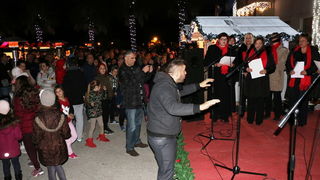 Paljenjem prve adventske svijeće i prigodnim zabavnim programom započela manifestacija Advent na otoku Viru