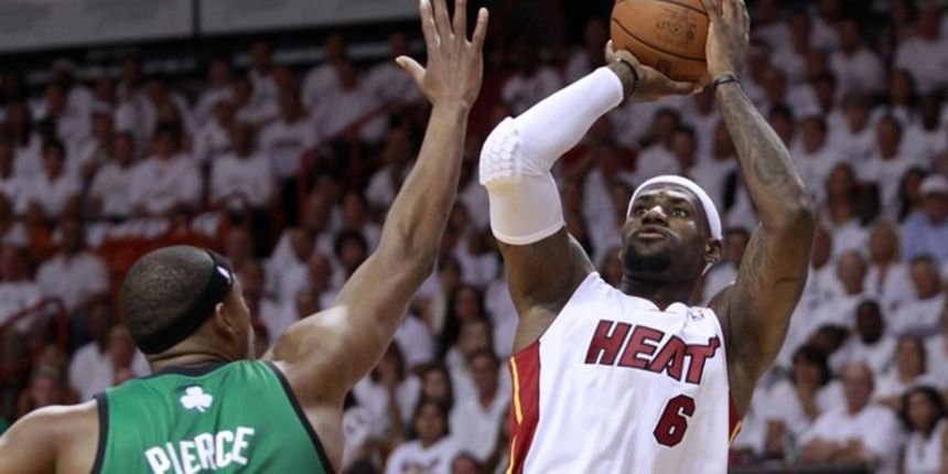 Paul Pierce i LeBron James, Foto: Reuters Paul Pierce i LeBron James, Foto: Reuters