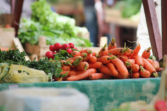 Đir po pijaci, 17. travnja 2012. (foto:Saša Čuka)