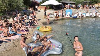 Drugi dan Love International Festivala u Tisnom. Photo. Hrvoje Jelavić/PIXSELL Drugi dan Love International Festivala u Tisnom. Photo. Hrvoje Jelavić/PIXSELL