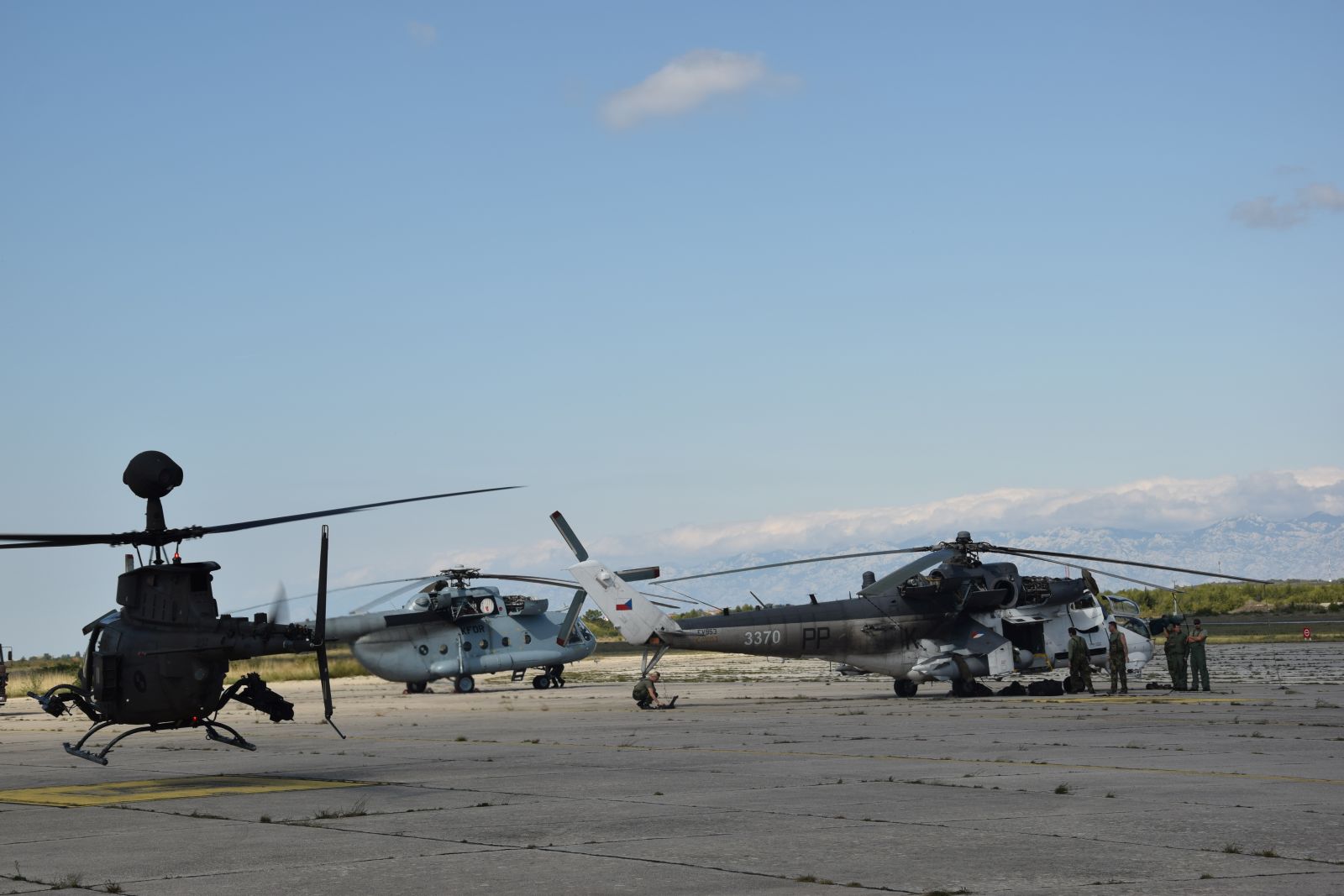 U Zemuniku vježba helikoptera za operacije na kopnu