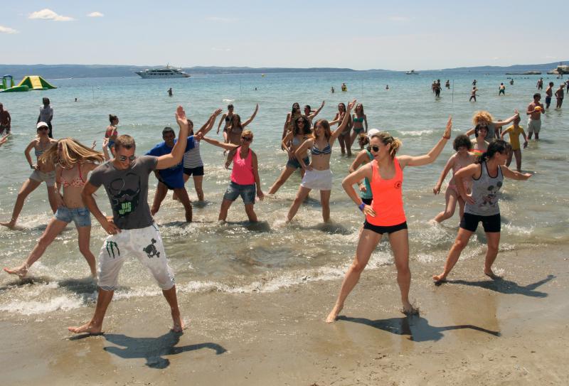 Opis 21.06.2014., Split – Ekolosko drustvo Picigin Bacvice kroz program Dani Bacvica 2014 obiljezava 90 godina igranja picigina te su organizirali jubilarno 10. Prvenstvo svijeta u piciginu. Pobjedu je u finalu osvojila momcad Zbirac. Photo: Ivana Ivano Opis 21.06.2014., Split – Ekolosko drustvo Picigin Bacvice kroz program Dani Bacvica 2014 obiljezava 90 godina igranja picigina te su organizirali jubilarno 10. Prvenstvo svijeta u piciginu. Pobjedu je u finalu osvojila momcad Zbirac. Photo: Ivana Ivano