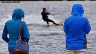 Kiteri guštali u refulima ninske bure Kiteri guštali u refulima ninske bure
