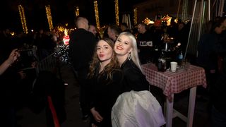 Vatromet, tisuće konfeta, šampanjac, prskalice i koncert Ivana Zaka i Tempo Banda