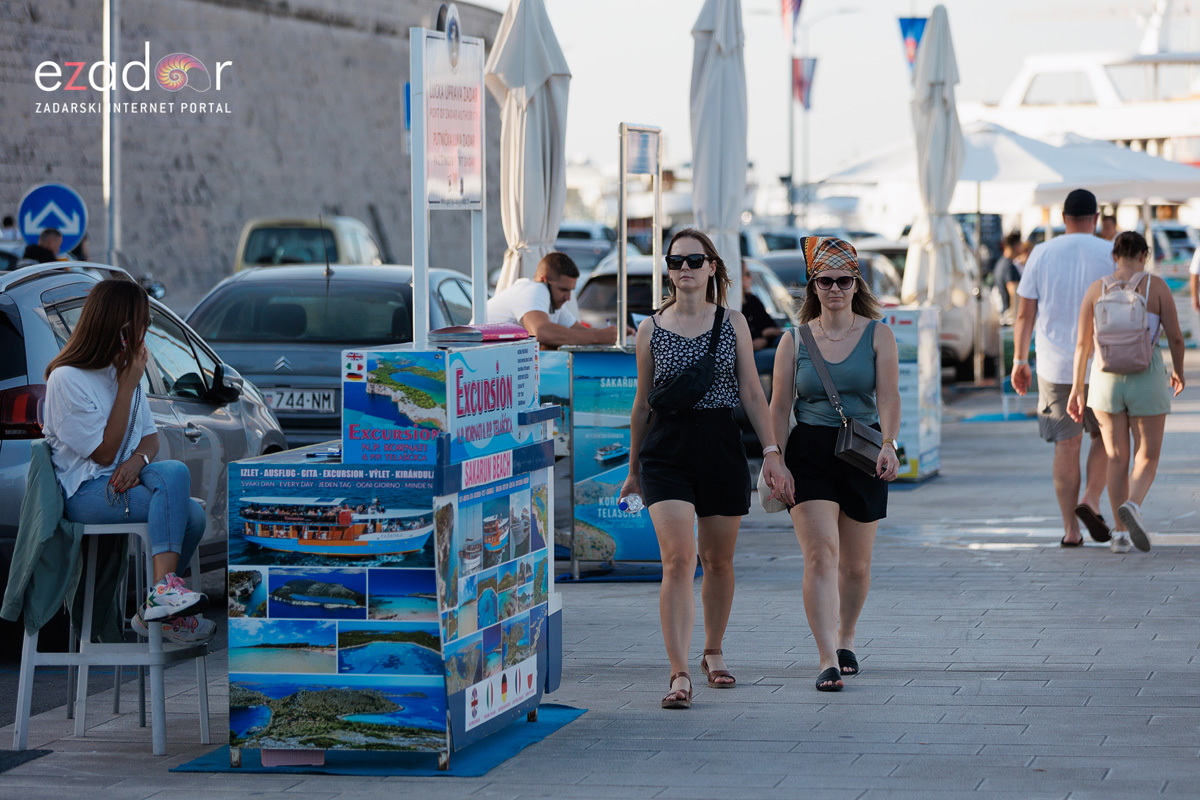 Večernji đir po gradu 3. listopada 2023. Večernji đir po gradu 3. listopada 2023.