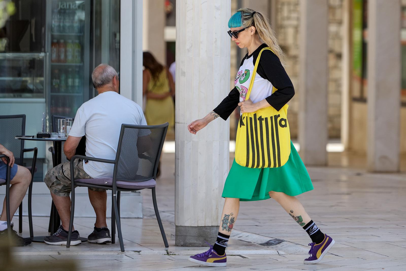 Sunčana nedjelja: Domaći i turisti na ulicama grada Sunčana nedjelja: Domaći i turisti na ulicama grada