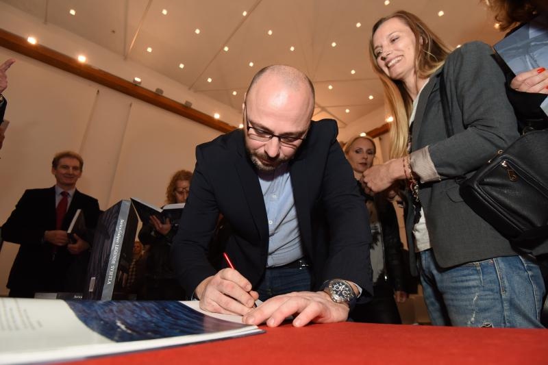 U Gradskoj loži predstavljena monografija “Legende svjetla” Jurice Gašpara U Gradskoj loži predstavljena monografija “Legende svjetla” Jurice Gašpara