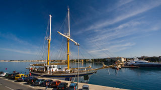 “Kraljica mora” u Zadru, 12. svibnja 2011. (foto:Saša Čuka) “Kraljica mora” u Zadru, 12. svibnja 2011. (foto:Saša Čuka)