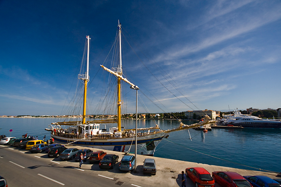 “Kraljica mora” u Zadru, 12. svibnja 2011. (foto:Saša Čuka) “Kraljica mora” u Zadru, 12. svibnja 2011. (foto:Saša Čuka)
