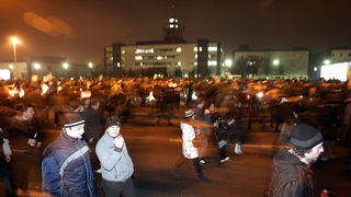 Zagreb, 040311.
Ilica.
Peti po redu, protuvladin prosvjed tzv. facebook grupe.
Na fotografiji: Prosvjednici ispred zgrade HRT-a
Foto: Tomislav Kristo / CROPIX Zagreb, 040311.
Ilica.
Peti po redu, protuvladin prosvjed tzv. facebook grupe.
Na fotografiji: Prosvjednici ispred zgrade HRT-a
Foto: Tomislav Kristo / CROPIX