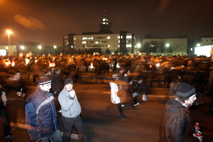 Zagreb, 040311.
Ilica.
Peti po redu, protuvladin prosvjed tzv. facebook grupe.
Na fotografiji: Prosvjednici ispred zgrade HRT-a
Foto: Tomislav Kristo / CROPIX Zagreb, 040311.
Ilica.
Peti po redu, protuvladin prosvjed tzv. facebook grupe.
Na fotografiji: Prosvjednici ispred zgrade HRT-a
Foto: Tomislav Kristo / CROPIX