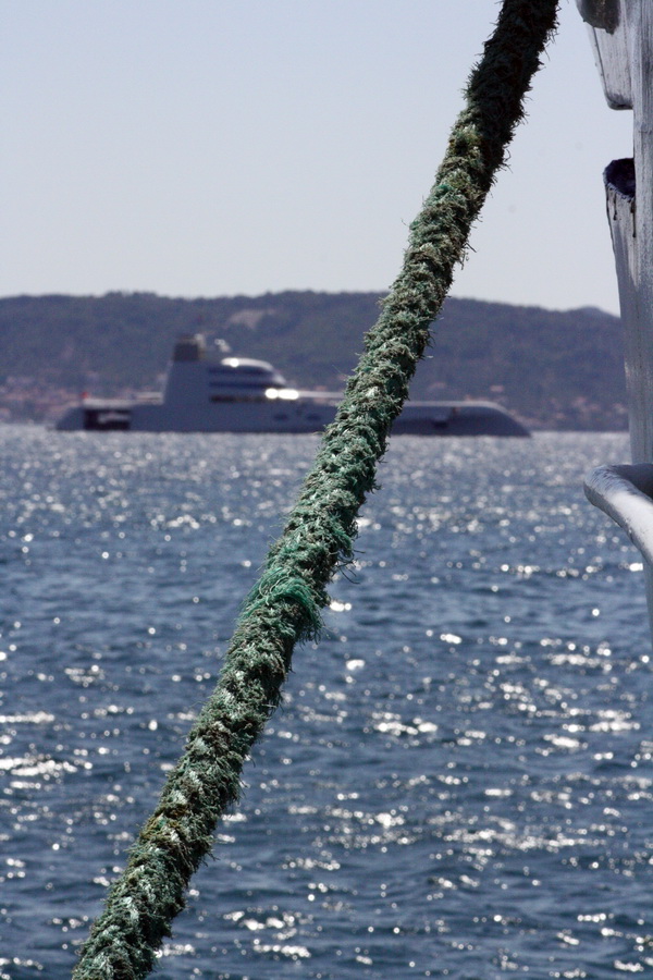 Superjqahta “A” usidrena u zadarskom kanalu Superjqahta “A” usidrena u zadarskom kanalu